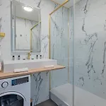 Elégant 2 Pièces - Accès Direct Vue Splendide *